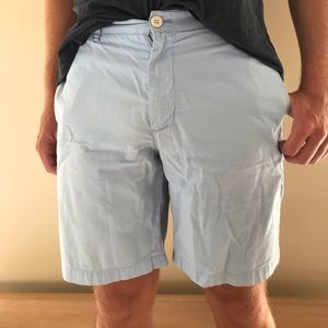 Vineyard Vines blue men’s shorts